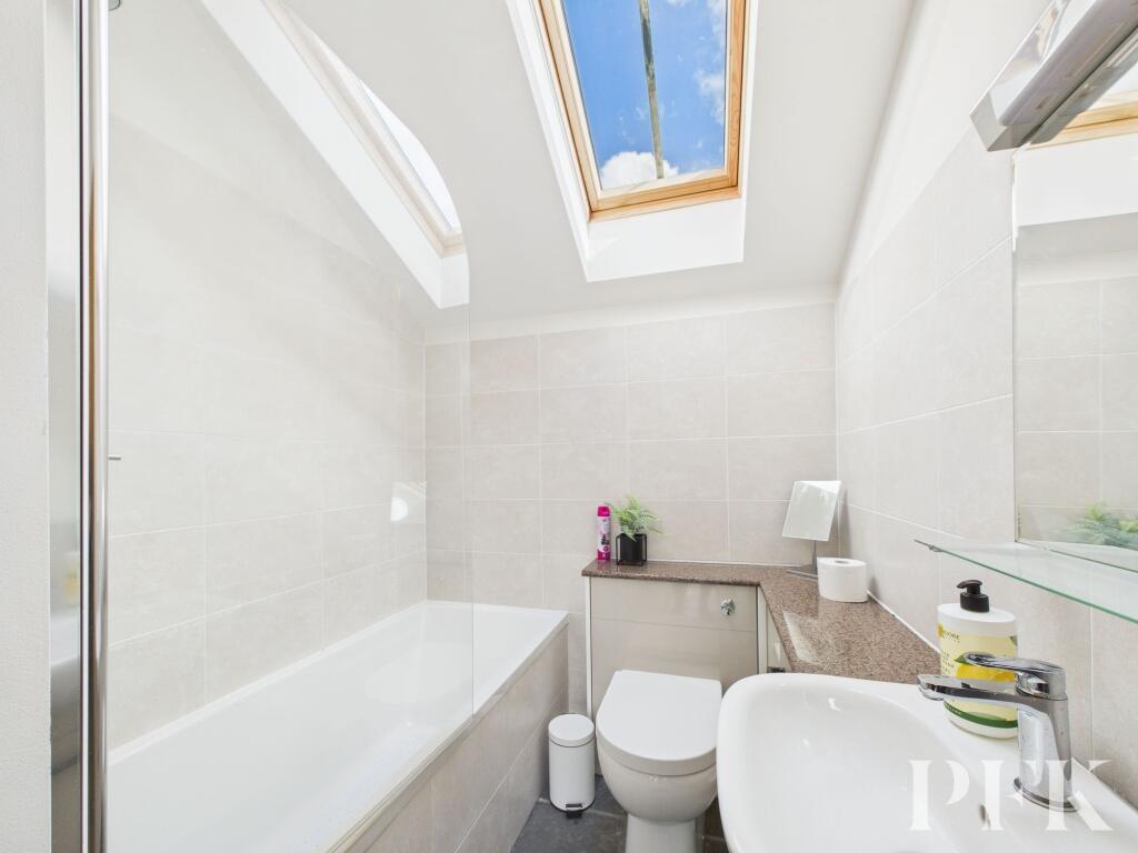 Low Fold Cottage - Bathroom