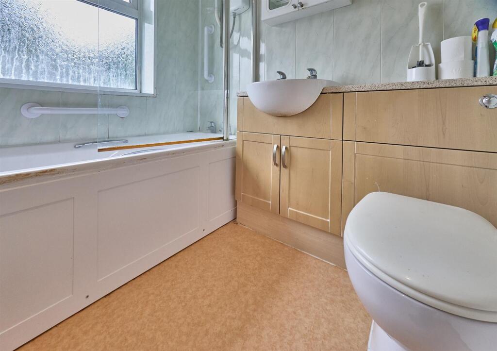 Bathroom to Rear