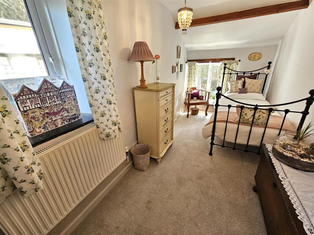 Bedroom 4.jpg