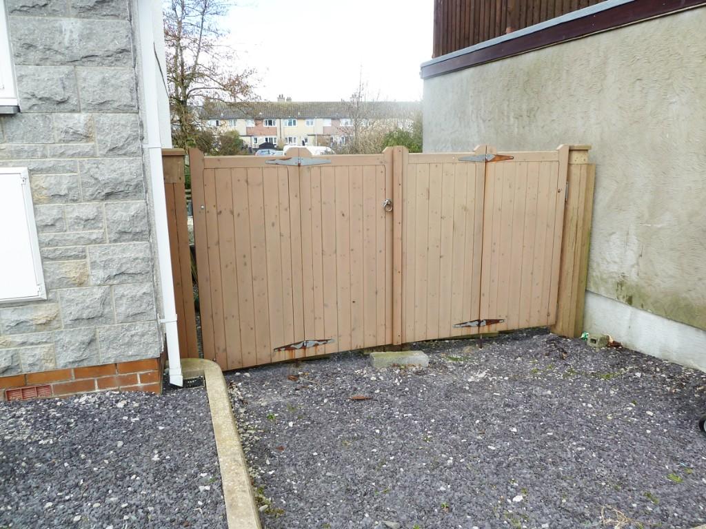 Dble gates to drive