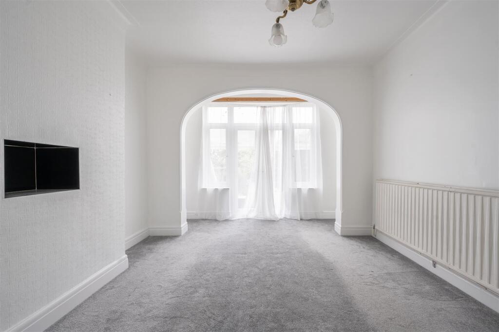 Wordsworth Avenue, E18