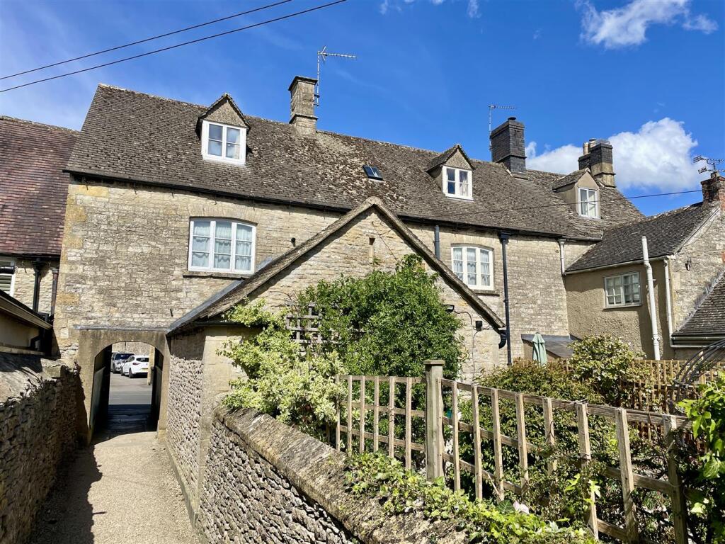 Alleyway IMG_3945.JPEG