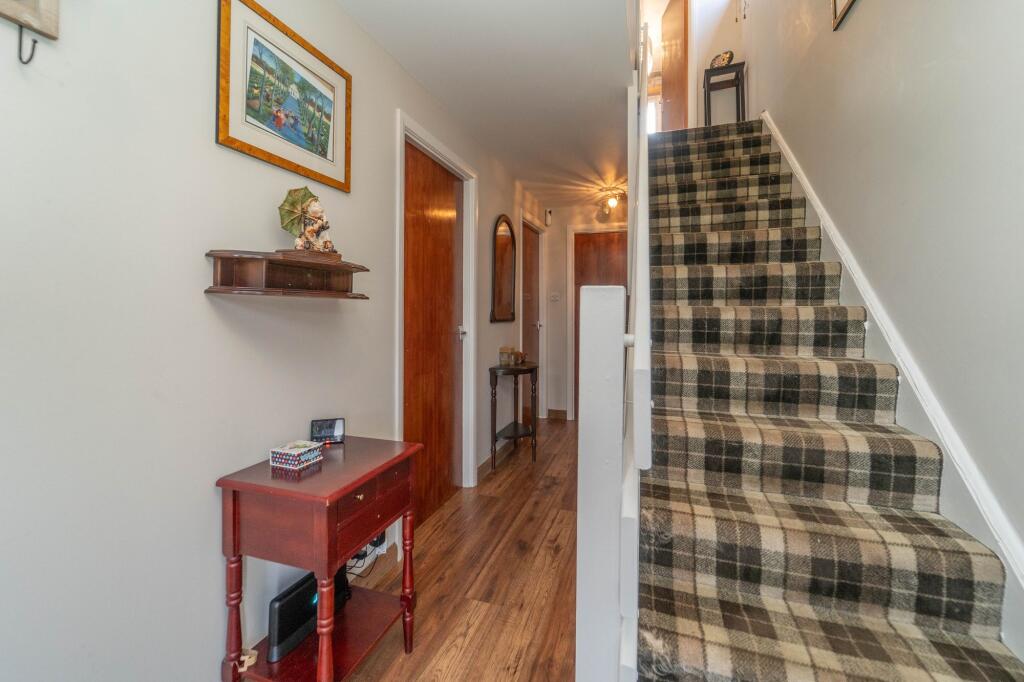 Entrance Hallway / Stairwell