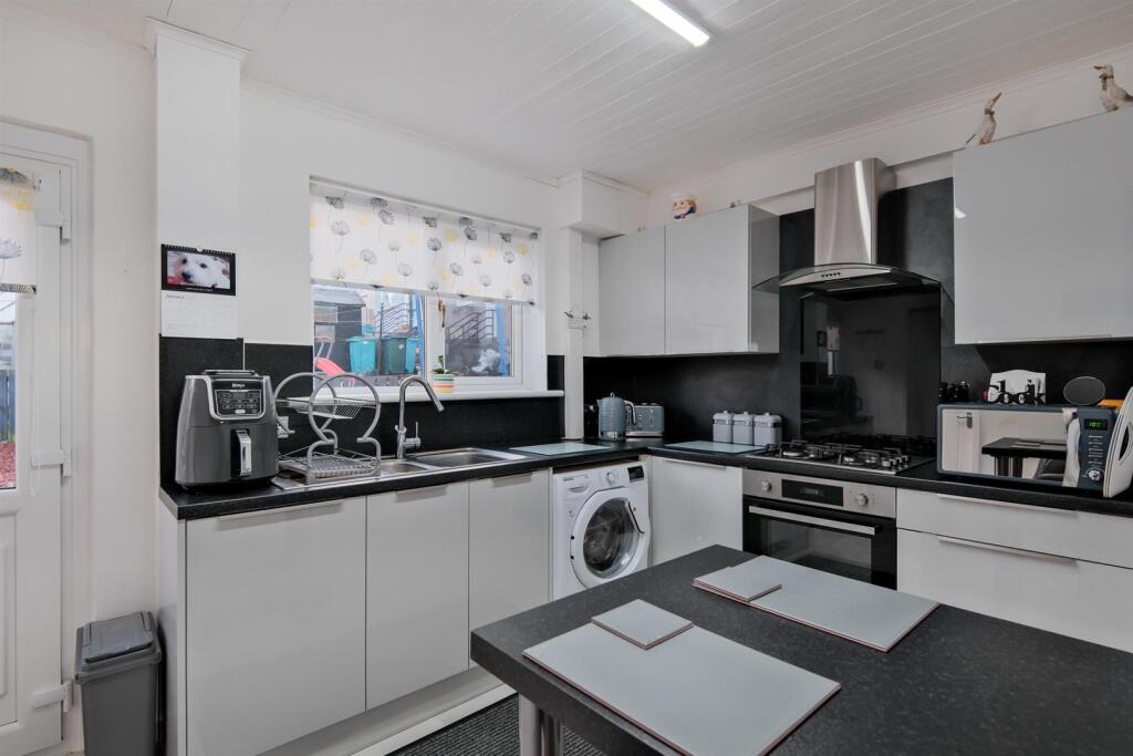 007-282 North Dryburgh Road, Wishaw.jpg