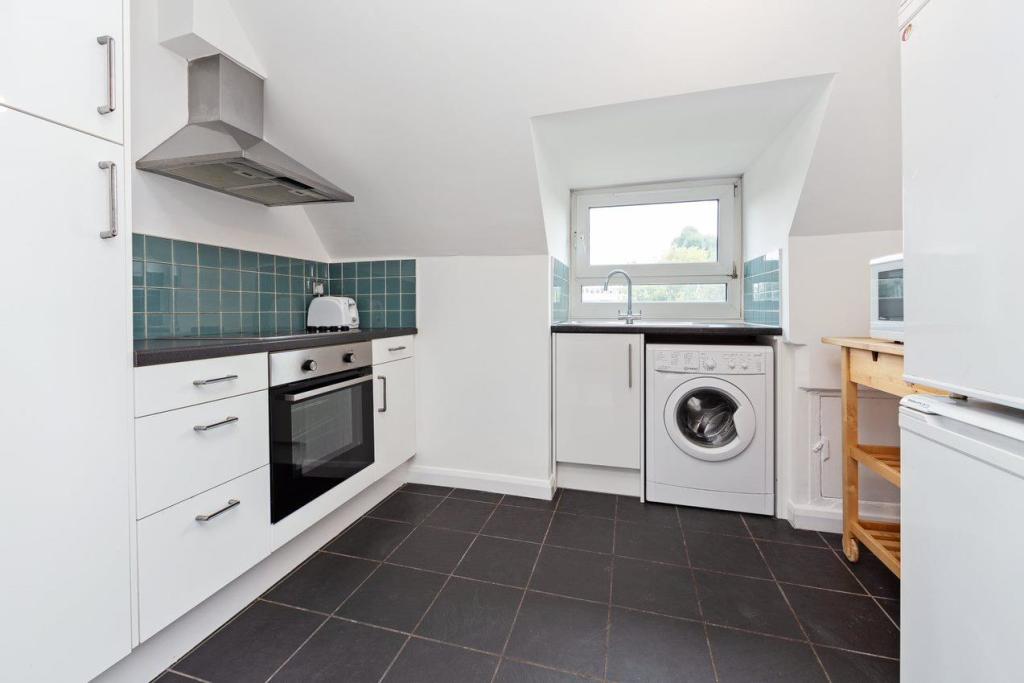 kitchen 1.jpg