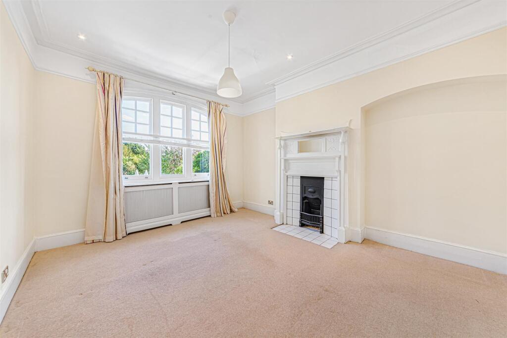 14 Streatham Common South SW16 3BT-6.jpg