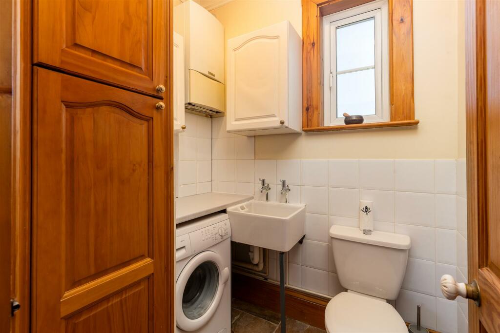 Utility Room/Cloakroom