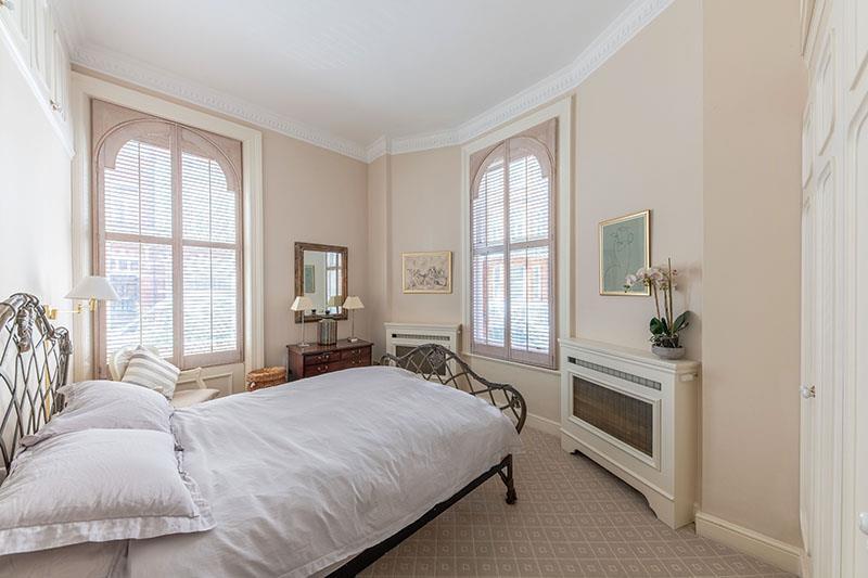 18 egerton gardens 2969 bed_800px.jpg