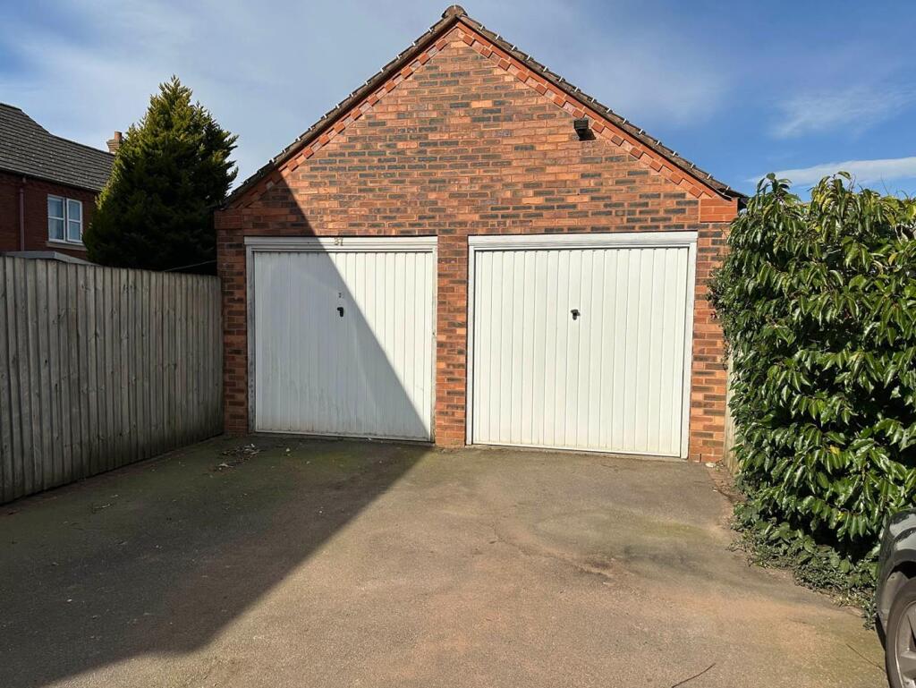 GARAGE.jpg
