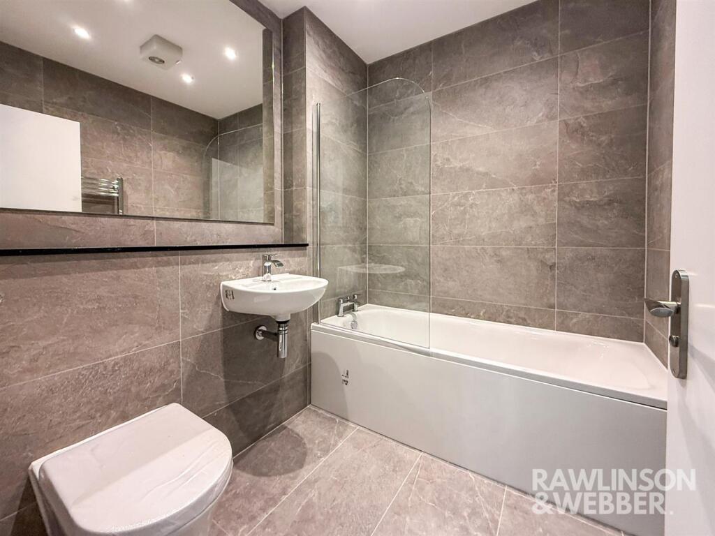 WhatsApp Image 2025-06-23 at 15.54.15 (1).jpg