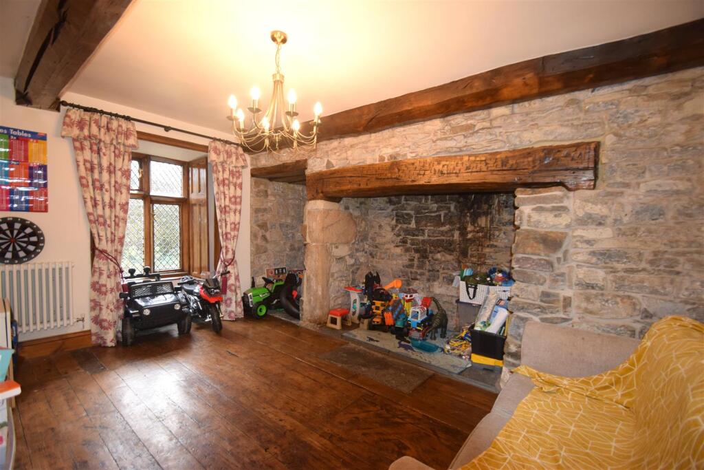 Sitting Room 3BzQV1w T202502241307.jpg