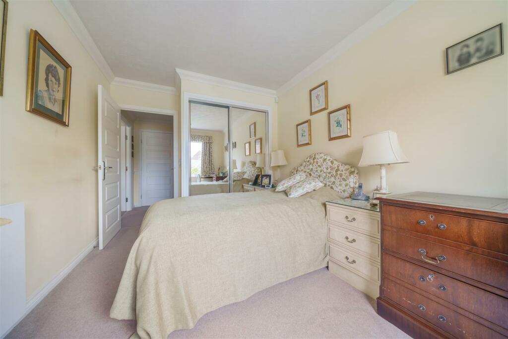 Bedroom (2).jpg