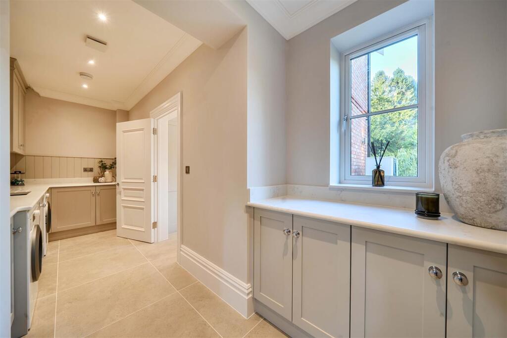 2 Truman Place boot room.jpg