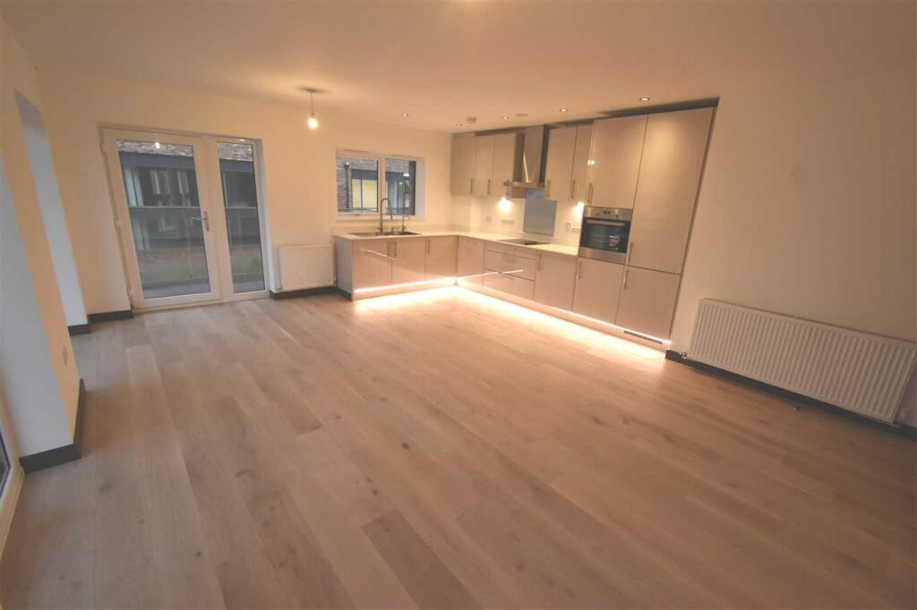 Living/ Dining/
