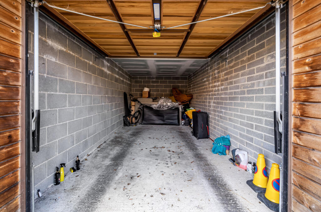 1320274-18-686d46...