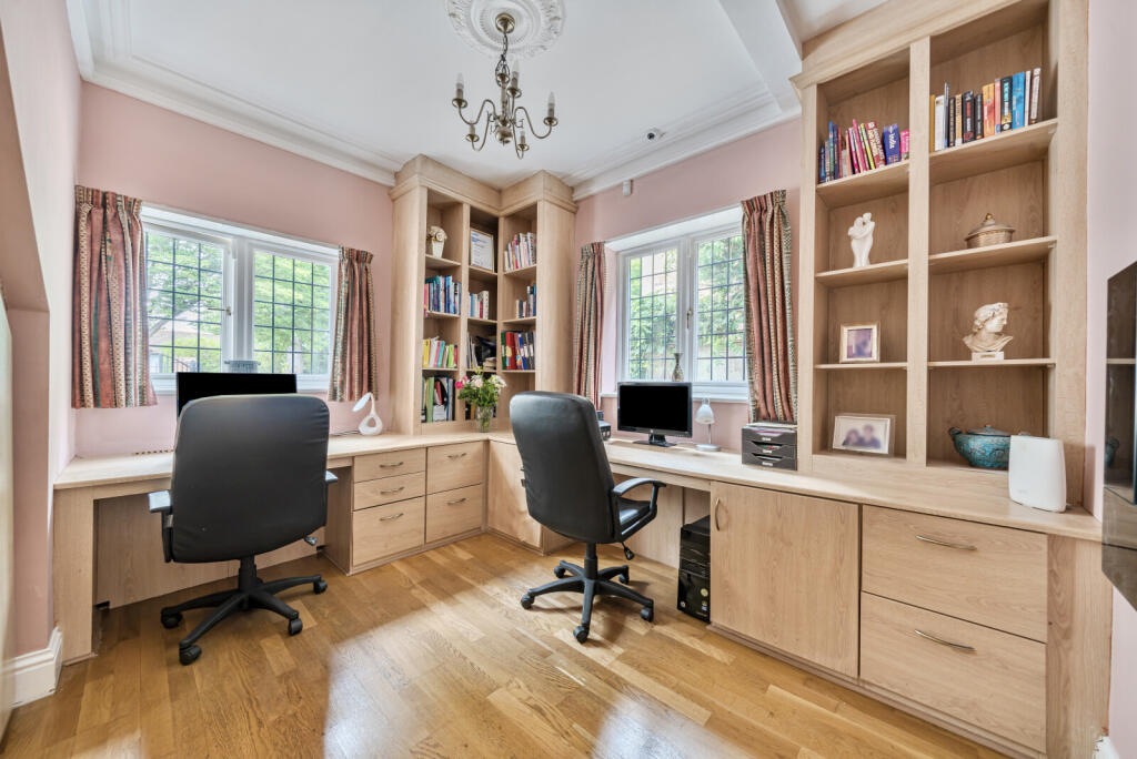 1328696-6-687e8ed...