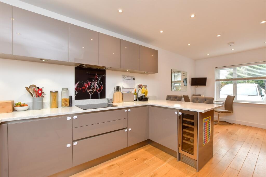 Kitchen / Breakfast Room
