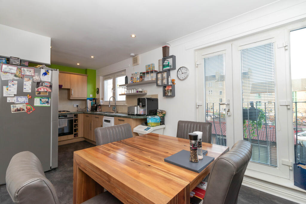 Kitchen/Dining Area