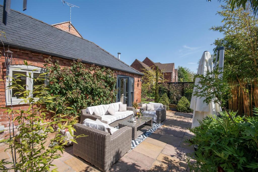 Additional Photograph