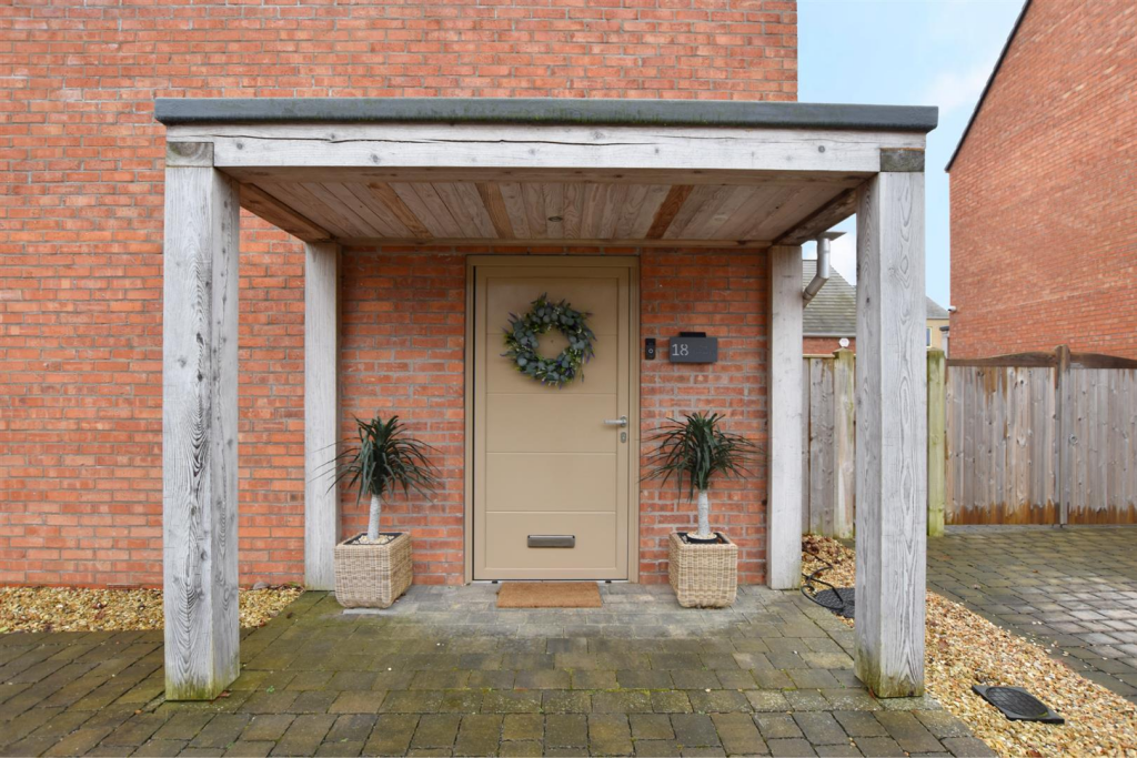 ENTRANCE PORCH