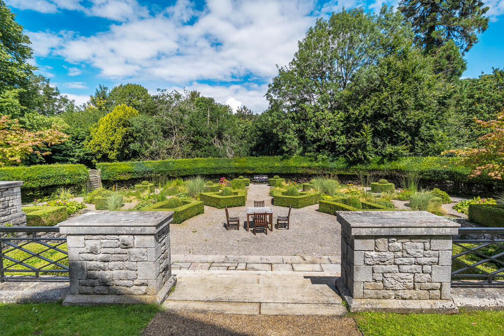 Hazelwood Hall Ga...