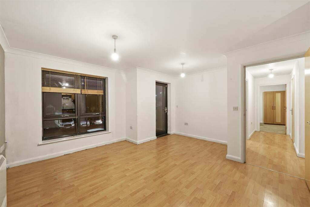 Flat 17, Bell House - KqFeQfoThtGGtJyyAWMy.jpg