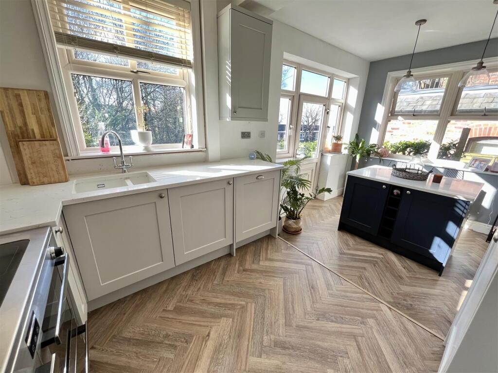 Kitchen/Breakfast Room