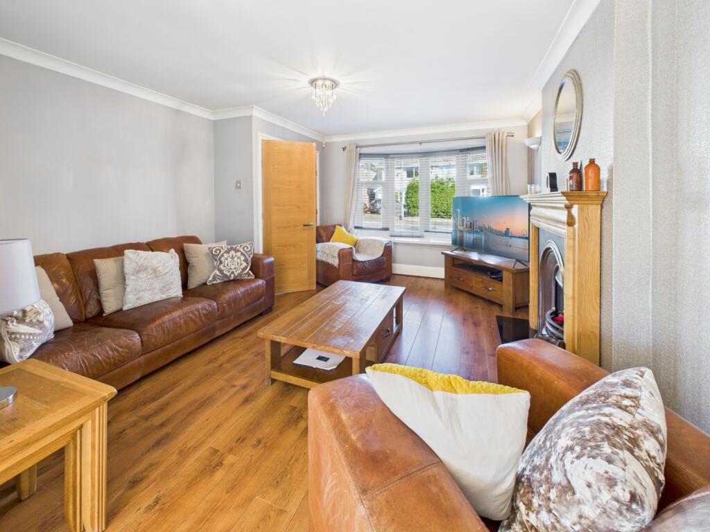 CAM02093G0-PR0058-STILL028