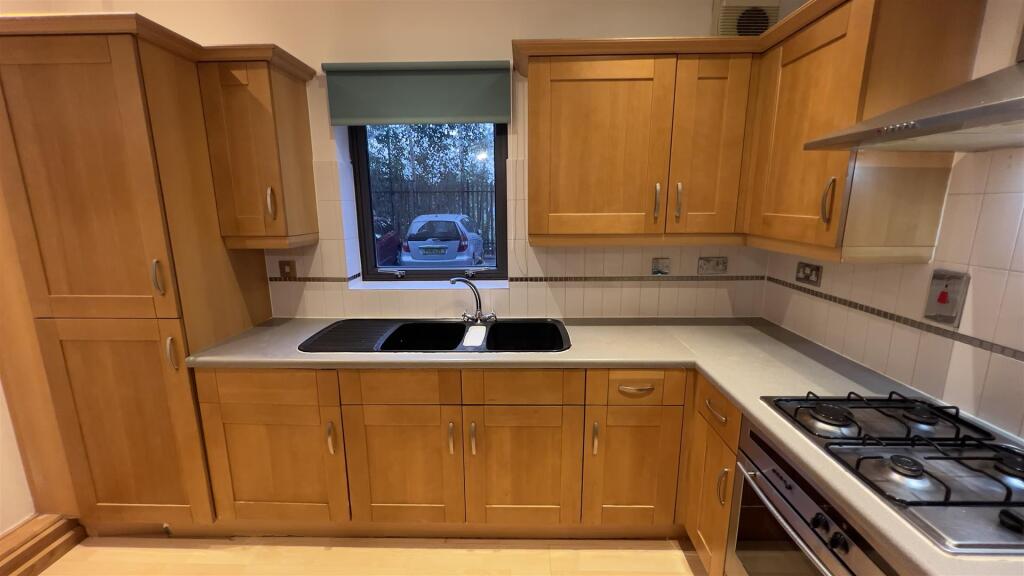 Kitchen 03.jpeg