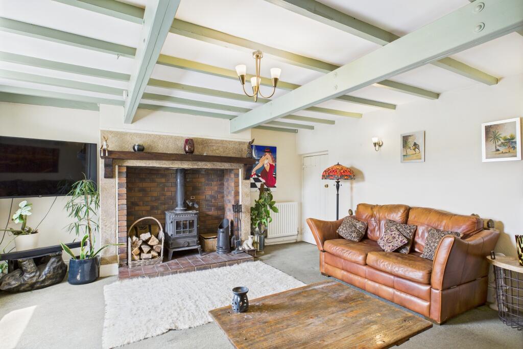 CAM04201G0-PR0085-STILL002