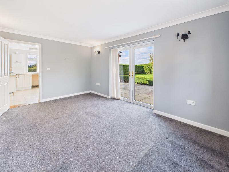 Sitting Room/Dining Room