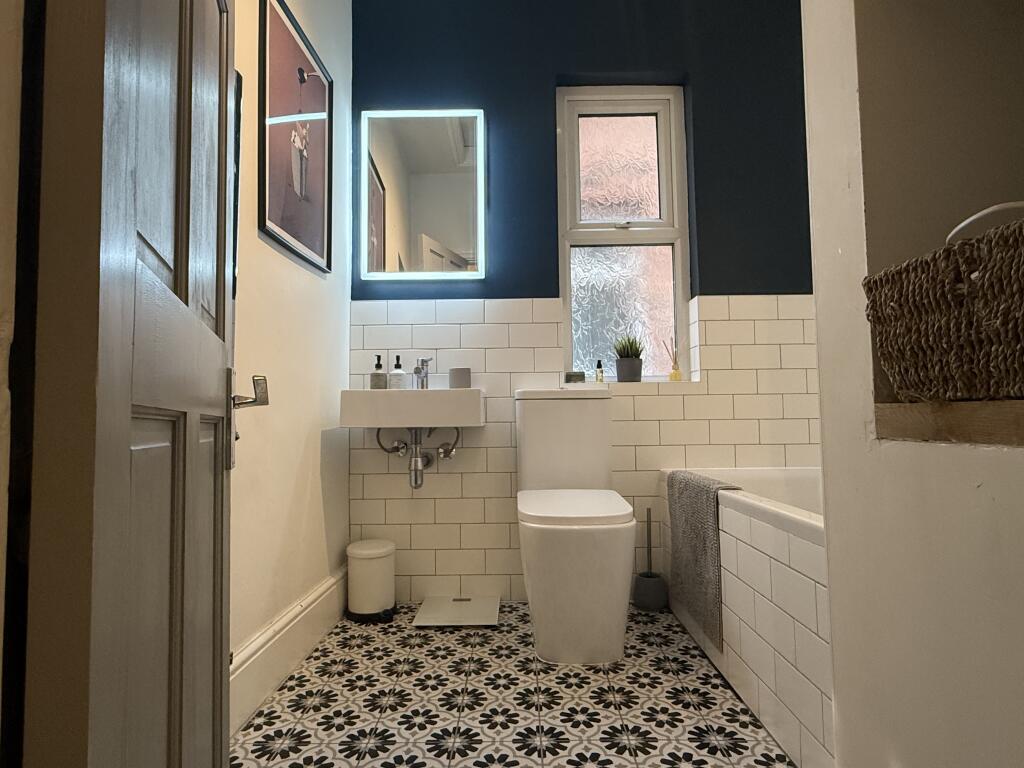 14, Ingleton Road 03/11/2025, 11:22 17 BATHROOM...