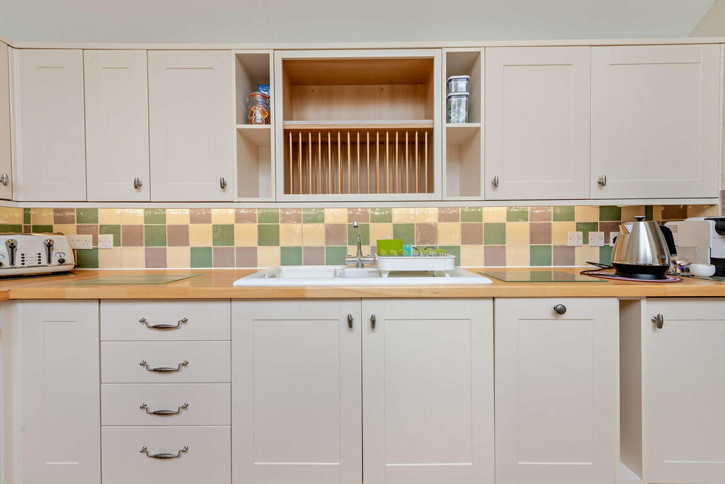 8649829-interior1...