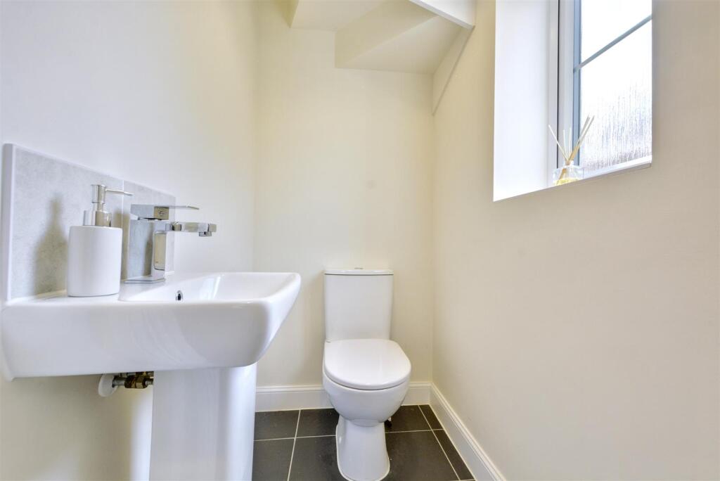 Ensuite.jpeg