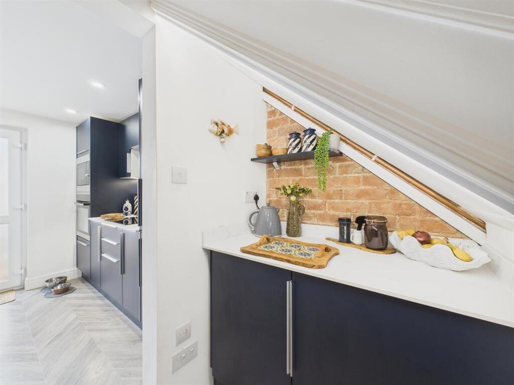 Kitchen/under stair units