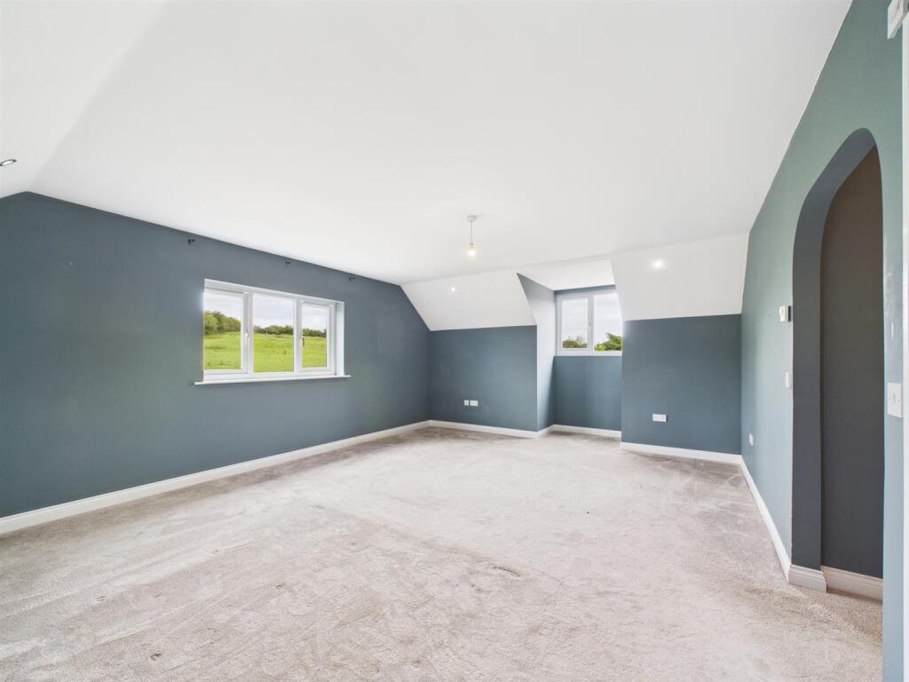 Master bedroom.jpg