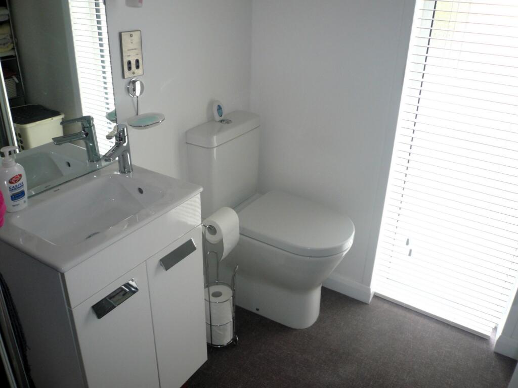 Shower/WC