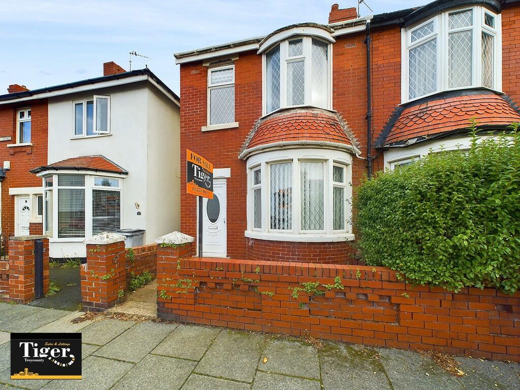 CAM02176G0-PR0366...