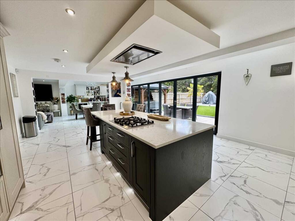 LIVING KITCHEN