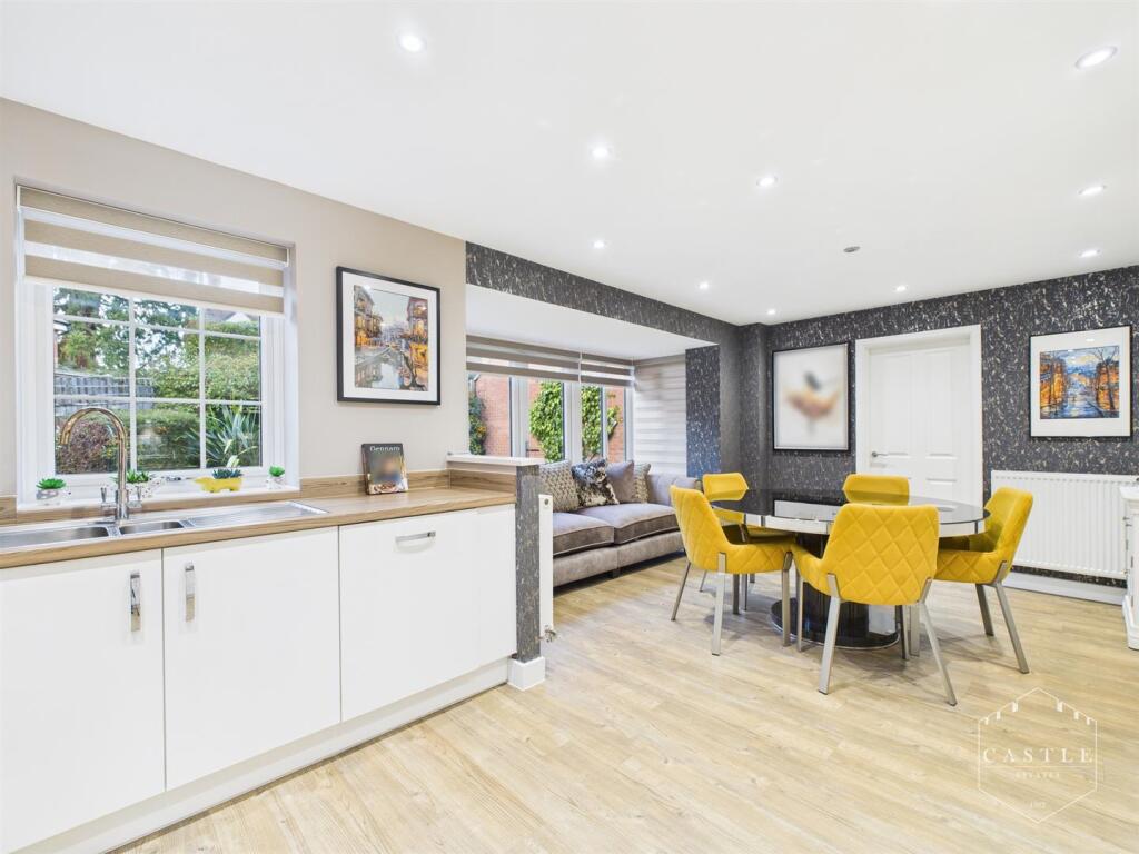 BREAKFAST KITCHEN
