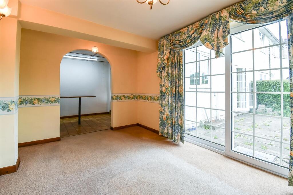 Sitting / Dining Room
