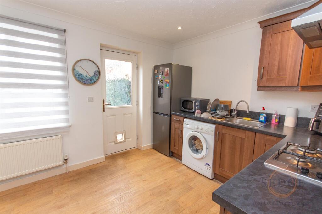24 poppy close -06.jpg