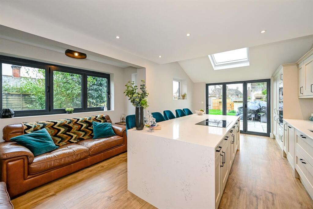 Kitchen/Breakfast/Family Room