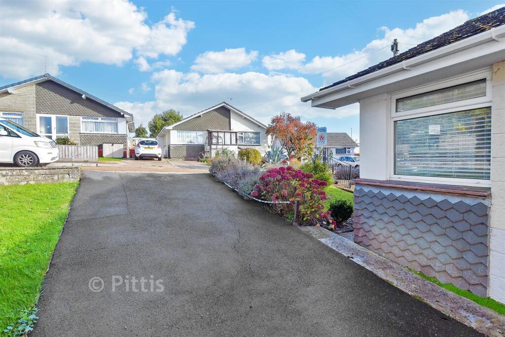 Driveway/Parking