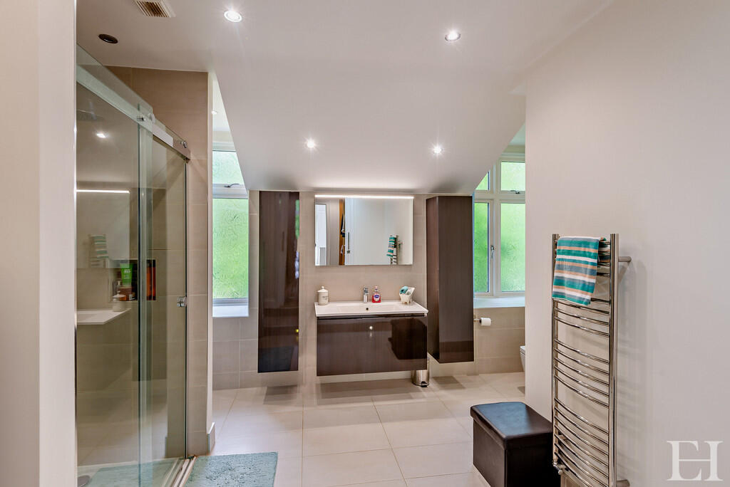 8598871-interiorW...