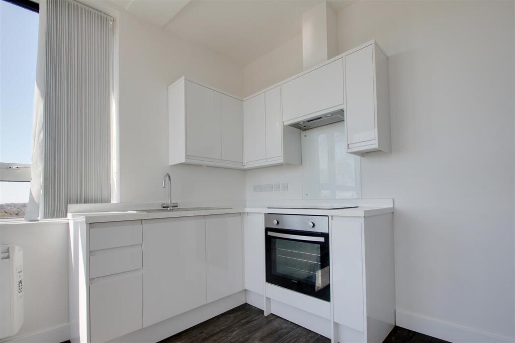 Open Plan Lounge Kitchen
