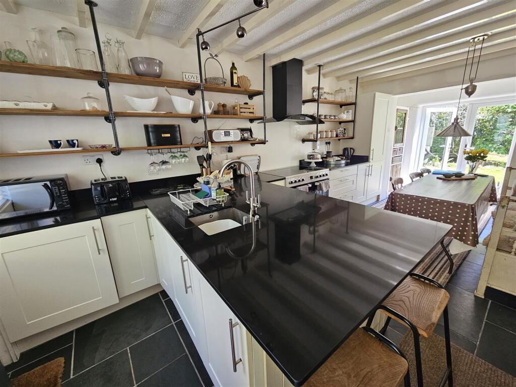 Kitchen Breakfast.jpg