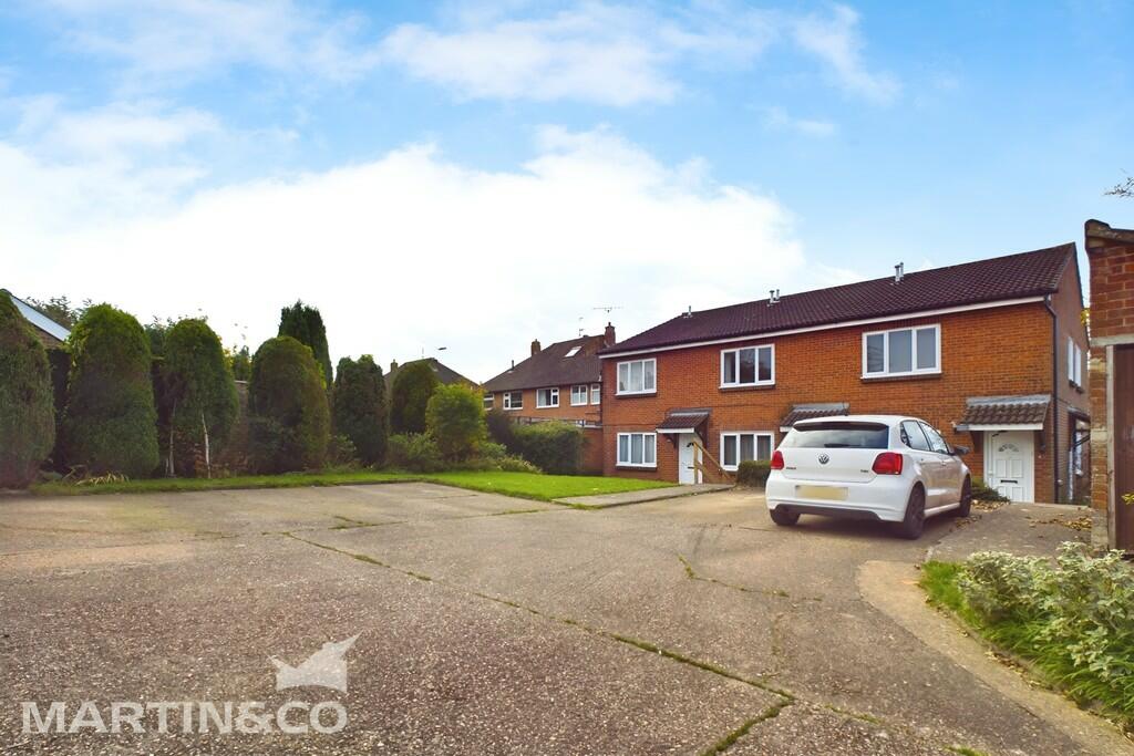 b62332a3-CAM01953...