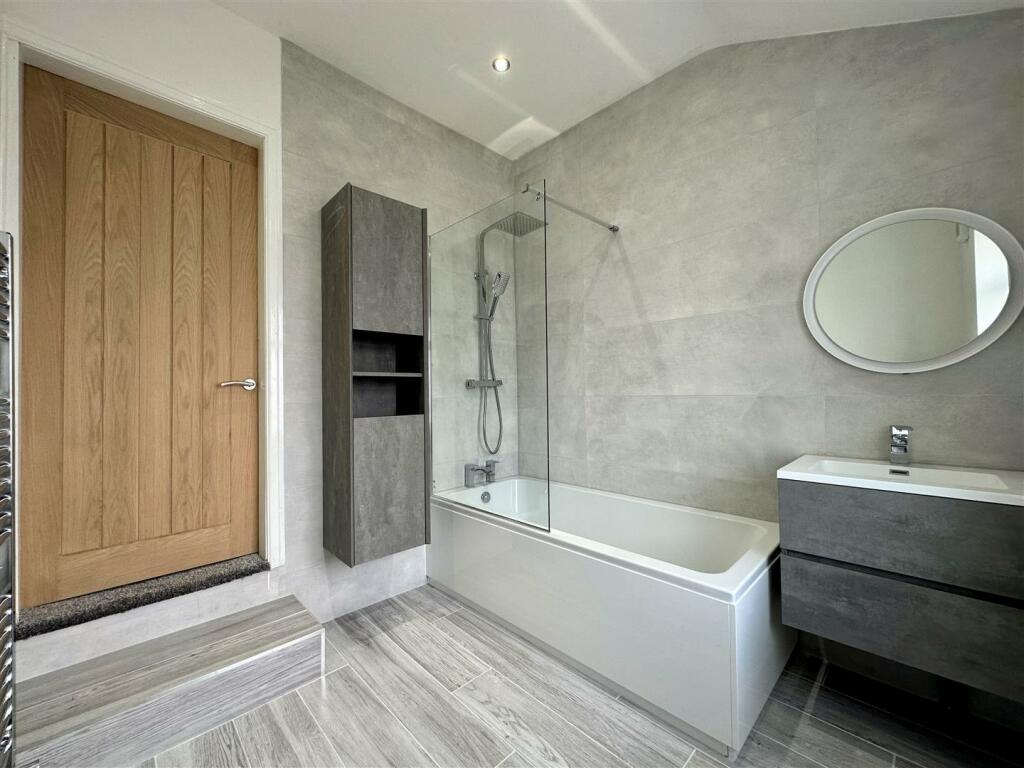 Bathroom Aspect 2