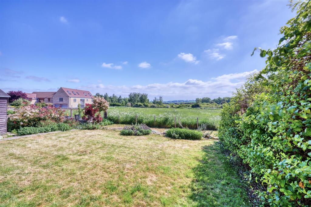 6-1 Fotheringhay rd Nassington-6.jpg